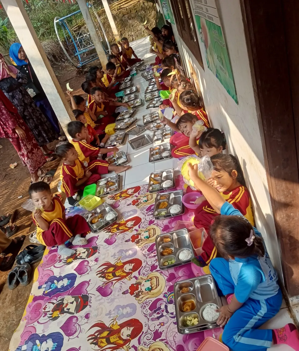Siswa PAUD Nurul Janah Lebak Antusias Ikuti Program Makan Bergizi Gratis dari SPPG Lebak Asih 2