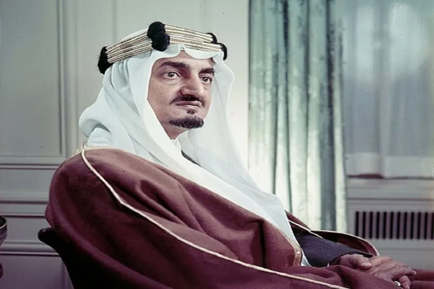 Raja Faisal dan Embargo Minyak 1973: Tekanan Arab Saudi terhadap AS di Tengah Perang Yom Kippur