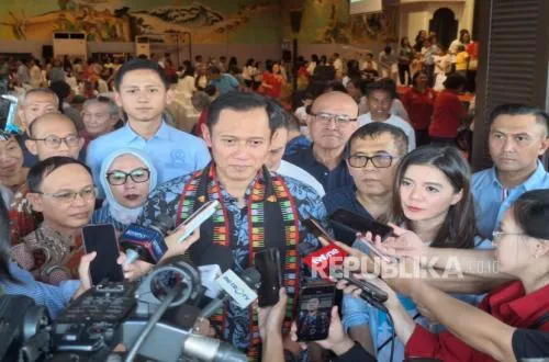 AHY Salurkan Sembako untuk Ribuan Warga di Jakarta Barat, Ingatkan Dampak Ketidakpastian Global