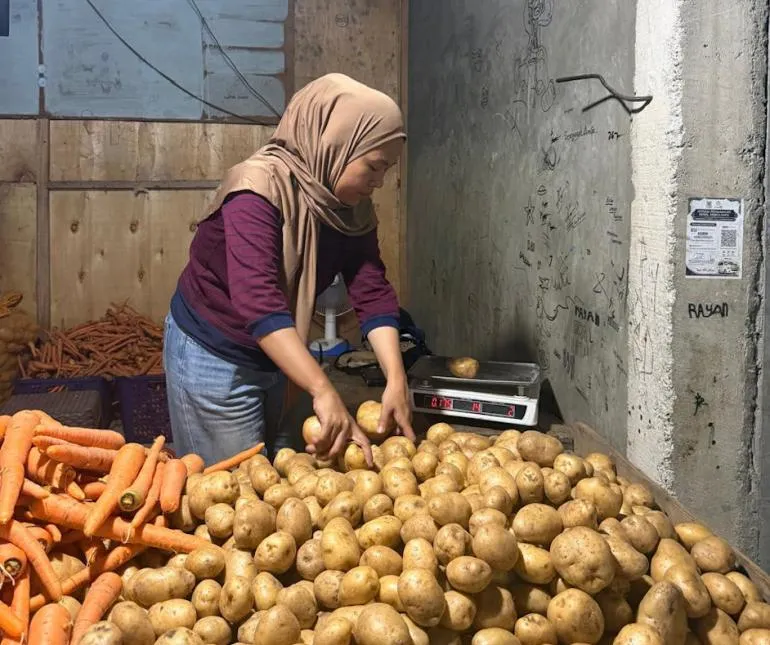 Pesanan Dapur MBG di Palu Dorong Omzet Pedagang Sayur dan Bumbu Naik hingga 80 Persen