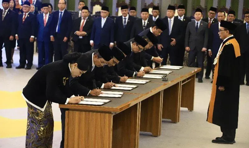 Ketua MA Ambil Sumpah Tujuh Anggota Dewan Komisioner OJK Periode 2026–2032