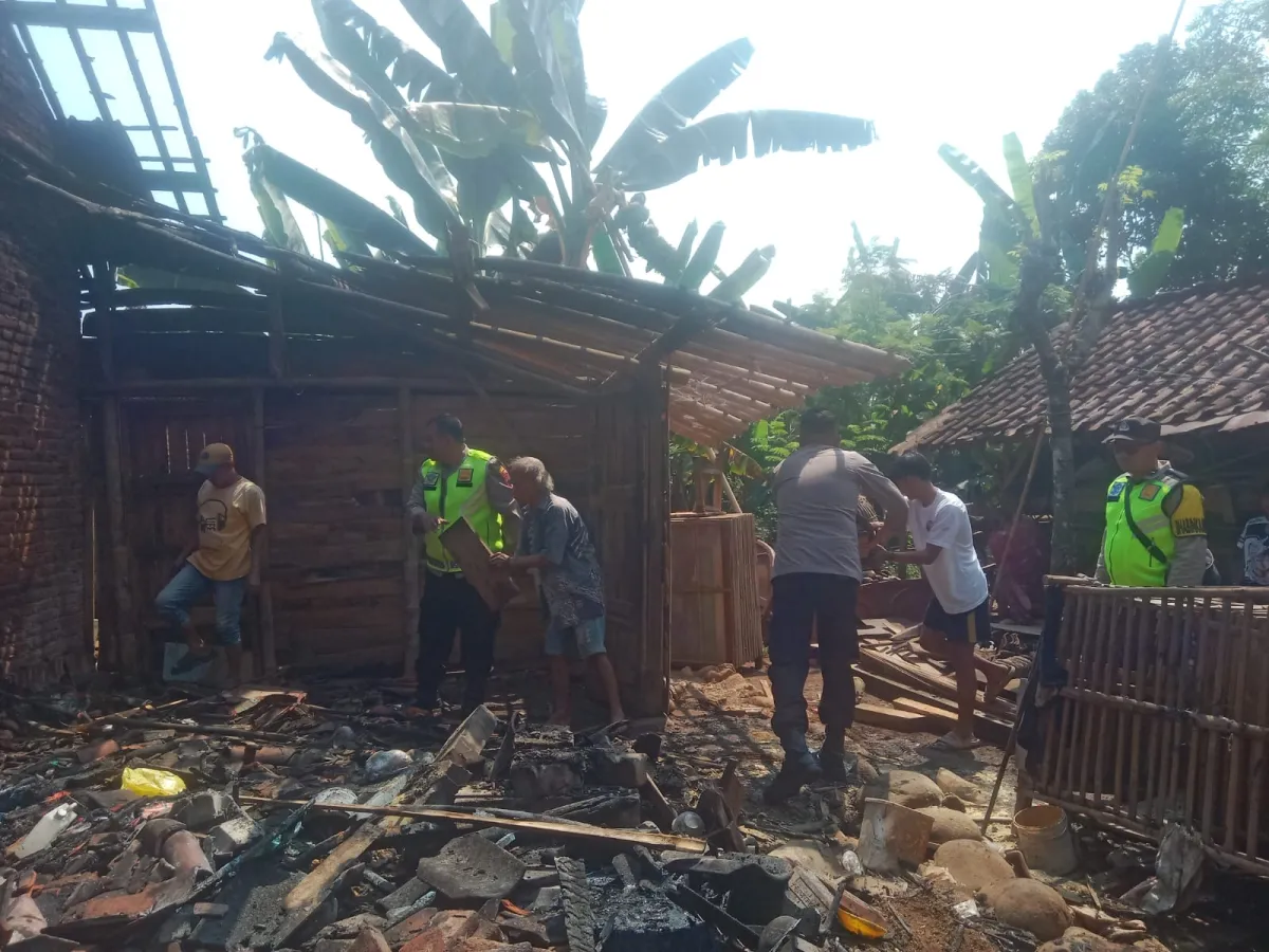Dapur Rumah Warga Talun Pekalongan Terbakar Saat Pemilik Pergi Membeli Bumbu