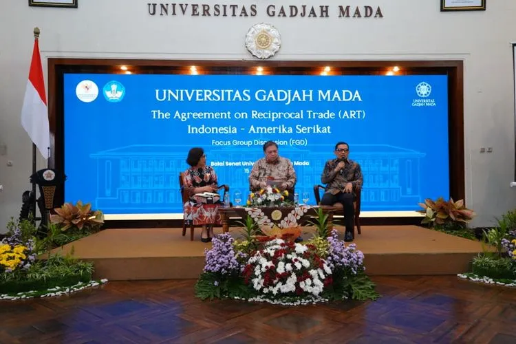 Airlangga Hadiri FGD di UGM, Bahas Kekuatan Ekonomi dan Diplomasi Perdagangan Indonesia