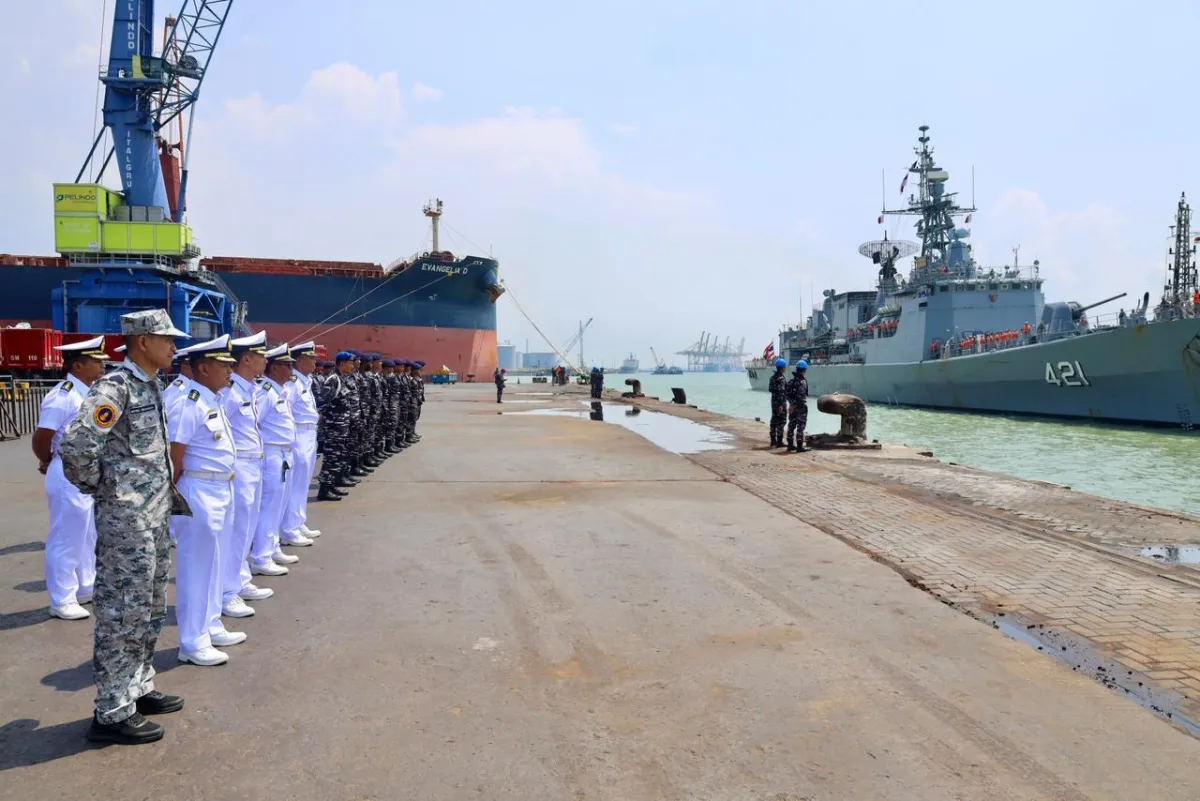Kapal Perang Thailand HTMS Naresuan-421 Sandar di Tanjung Perak Usai Latihan KAKADU 2026