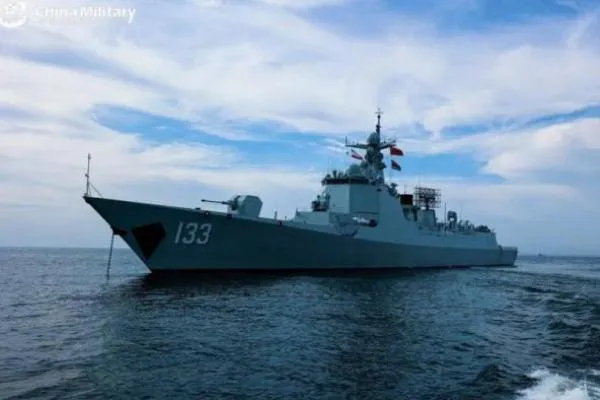 Kapal Perusak China Lintasi Saluran Bashi untuk Latihan Tempur di Pasifik Barat