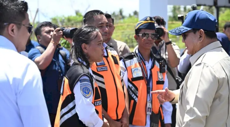 Prabowo Singgah Mendadak di Posad Miangas, Sapa Prajurit yang Bertugas di Perbatasan