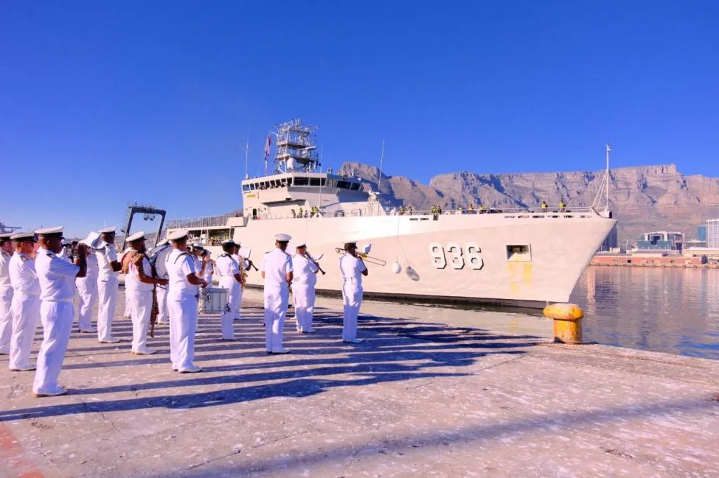 KRI Canopus-936 Tiba di Cape Town untuk Perkuat Diplomasi Maritim Indonesia