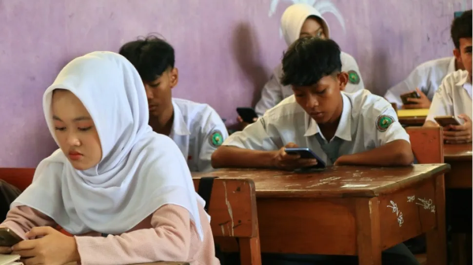 Ketimpangan Gawai di Sekolah: Saat Spesifikasi Perangkat Mempengaruhi Penilaian Tugas