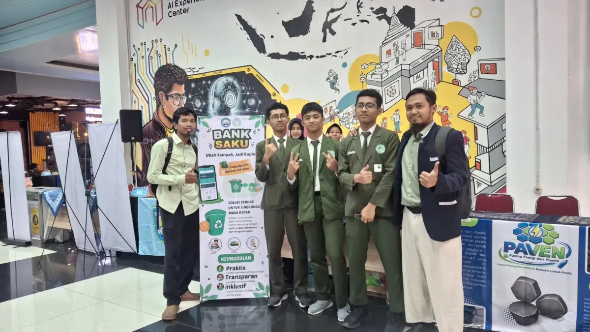 Tiga Siswa SMP ABBS Surakarta Kembangkan Aplikasi “Bank Saku” untuk Kelola Bank Sampah Secara Digital