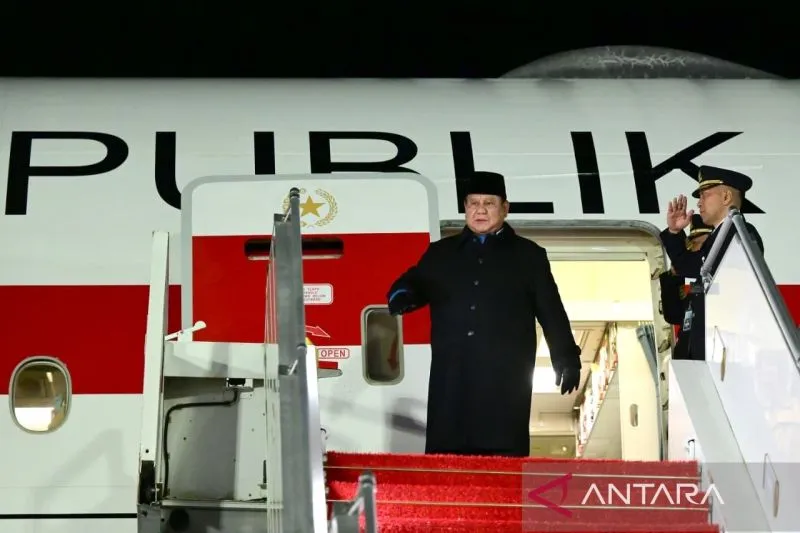 Prabowo Tiba di Paris Usai Kunjungan ke Moskow, Dijadwalkan Bertemu Macron di Istana Élysée