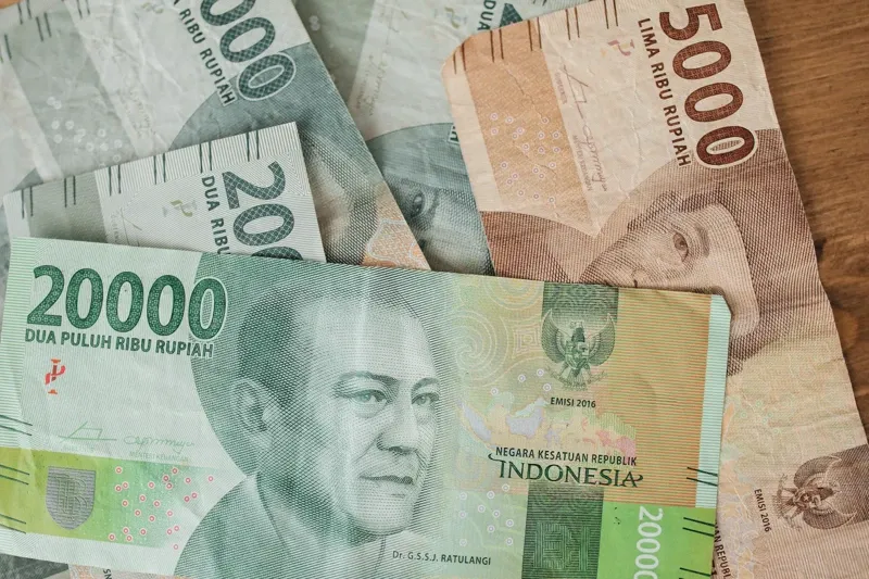 Rupiah Melemah: Peluang bagi Eksportir, Tantangan bagi Industri Berbasis Impor