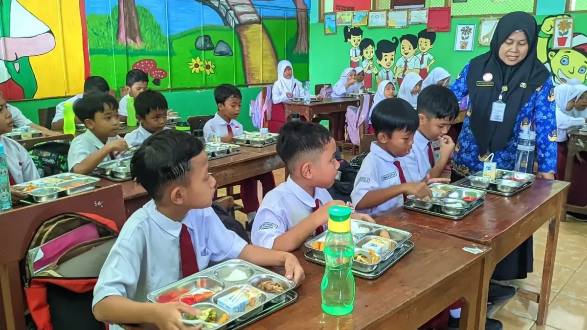 BGN Luncurkan Radar MBG, Orang Tua Bisa Pantau Menu dan Kandungan Gizi Makanan di Sekolah