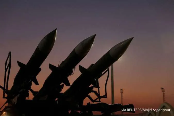 Laporan: Iran Diduga Gunakan Satelit Mata-Mata China untuk Memantau Pangkalan Militer AS
