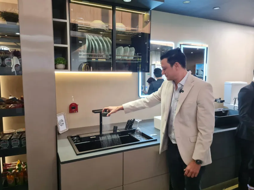 Christian Sugiono Cerita Pentingnya Dapur Praktis, Soroti Peran Kitchen Sink dan Fitur Modern