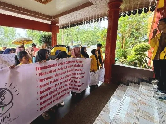 Mahasiswa Unilak di Pekanbaru Demo Tuntut Transparansi Anggaran dan Evaluasi Proyek Rp10 Miliar