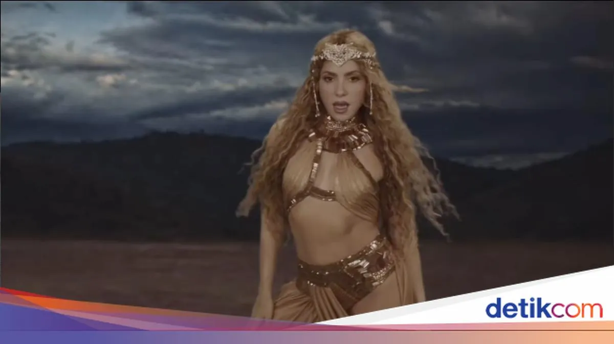 Tiara Karya Rinaldy Yunardi Dipakai Shakira dalam Video Musik "Choka Choka"