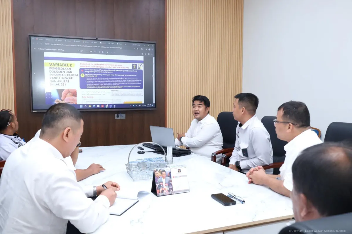 Kanwil Kemenkum Jambi Dampingi Sekretariat DPRD Sarolangun Perkuat Pengelolaan JDIHN