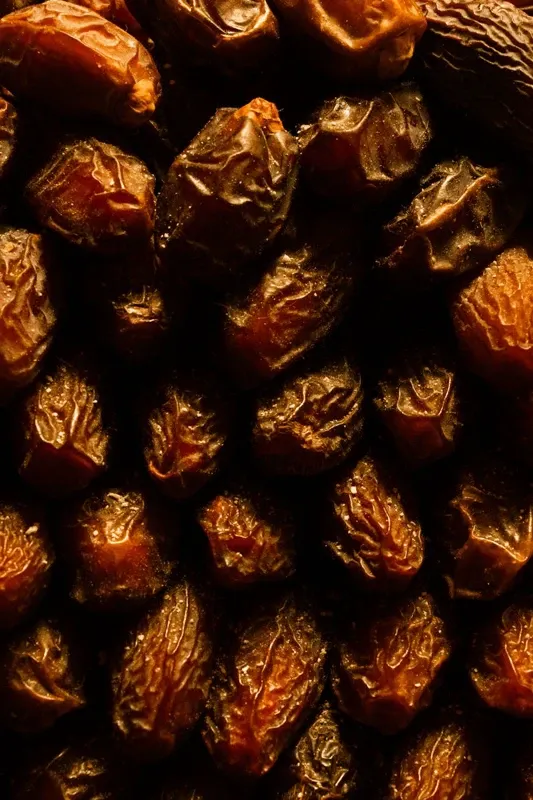 Kurma vs Gula Pasir: Mana Lebih Sehat? Ini Perbandingan Kandungan dan Temuan Riset Terkait