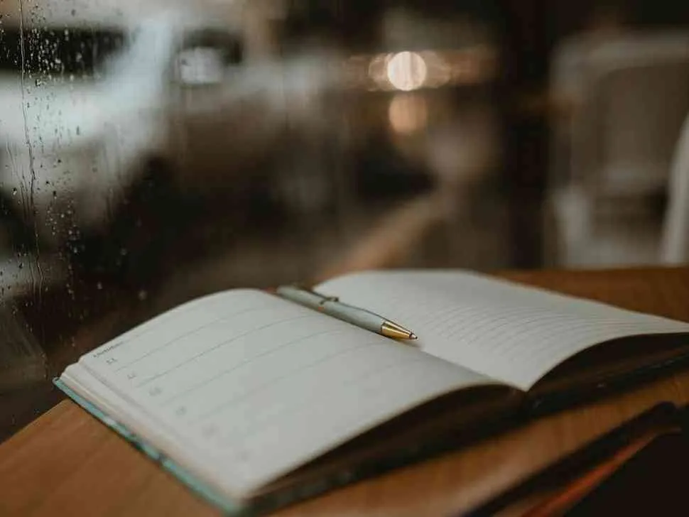 Membedah Unsur Intrinsik dan Ekstrinsik Novel "Hujan" Karya Tere Liye