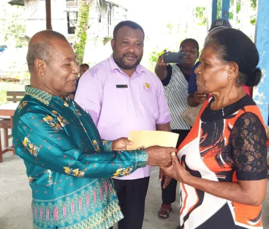 Distrik Sentani Pantau Transparansi APBK dan Serahkan ADD serta BLT 2026 di Kampung Ifale