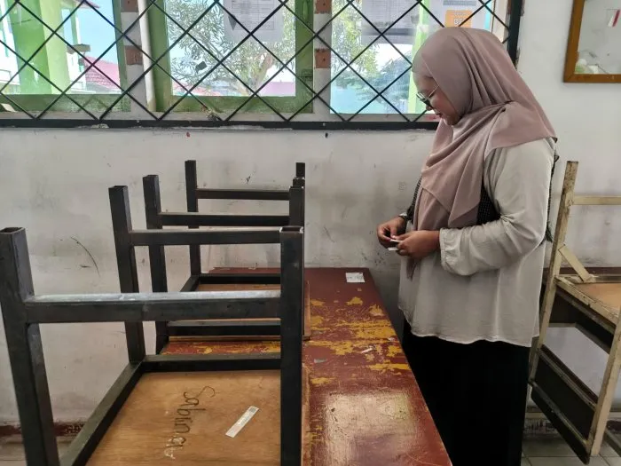 Jelang ASAT 2026, Panitia MTsN 2 Kota Jambi Sterilkan dan Tata Ruang Ujian