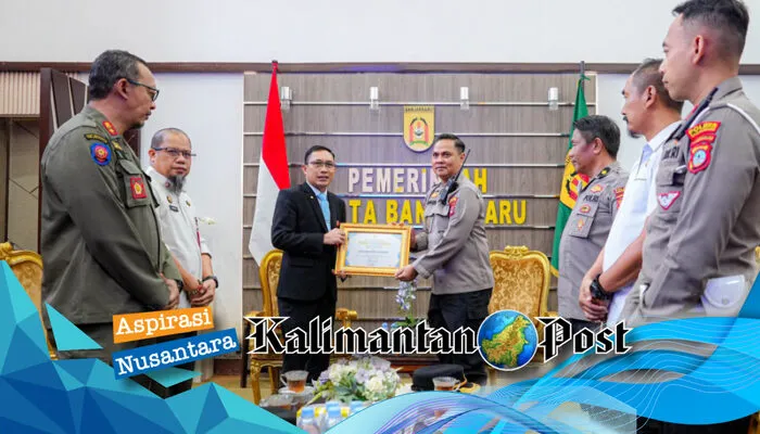 Pemkot Banjarbaru Beri Penghargaan kepada Polres atas Inovasi Aplikasi CANGKAL