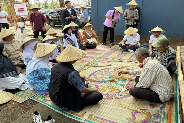 Telkom Kembangkan Purwaraja Jadi Desa Wisata Bambu Berbasis Budaya, Kopi, dan Kuliner Lokal