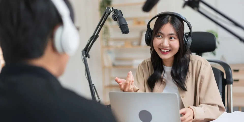 Podcast Politik Kian Diminati Anak Muda, Jadi Rujukan Informasi hingga Ruang Klarifikasi Politikus
