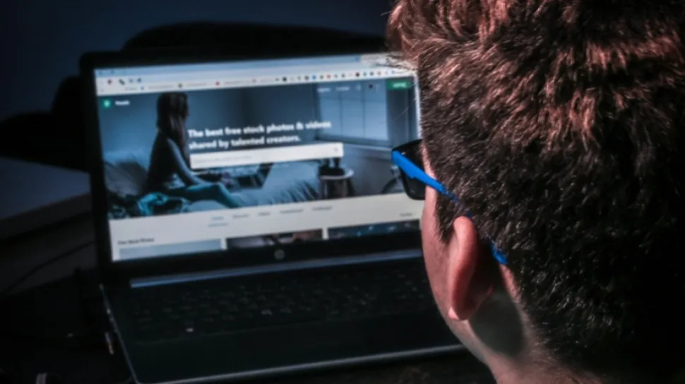 Sisi Gelap Internet: Anonimitas Dark Web dan Ruang Privat Digital yang Dimanfaatkan Predator