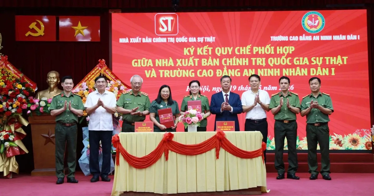 Penerbitan Politik Nasional dan Sekolah Tinggi Keamanan Rakyat I Teken Kerja Sama Penerbitan dan Riset Keamanan