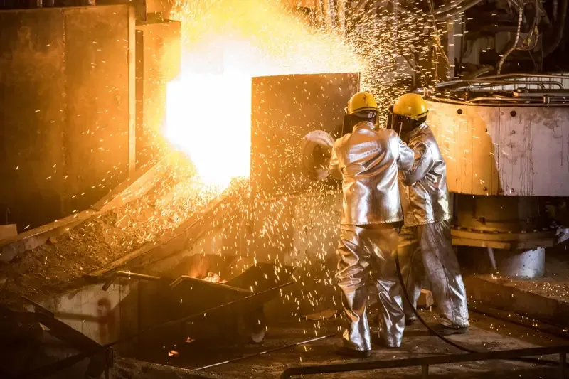 Fitch Revisi Naik Proyeksi Harga Komoditas 2026, Saham Tambang Berpeluang Diuntungkan
