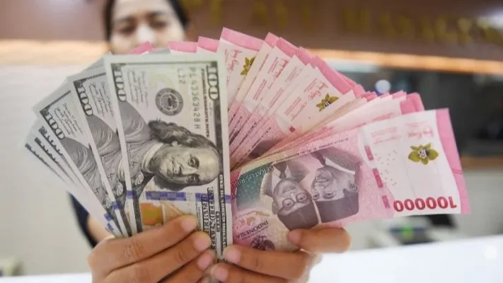 Rupiah Melemah, IHSG Diperkirakan Fluktuatif di Tengah Tekanan Global dan Aksi Jual Asing