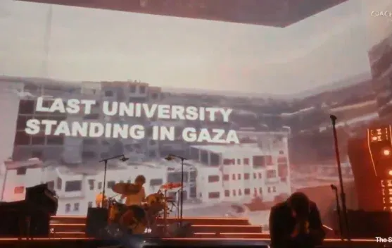 The Strokes Tutup Coachella 2026 dengan Tayangan Visual Bernuansa Politik
