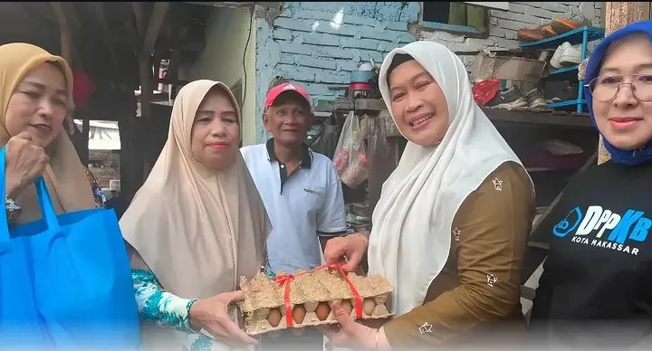 DPPKB Makassar Salurkan Bantuan Pojok Stunting untuk Keluarga Berisiko di Bonto Duri