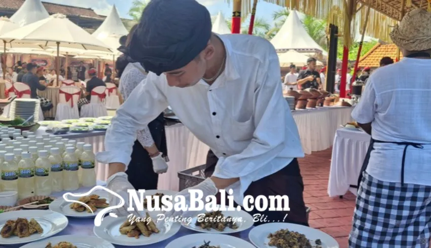 Festival Tanah Lot Kenalkan Kakul Suna Cekuh, Wisatawan Asing Antusias Cicipi Kuliner Tradisional