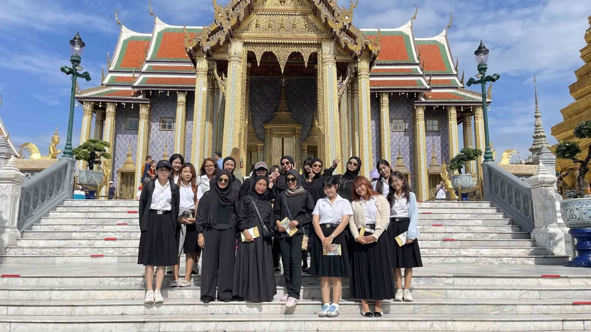 Mahasiswa Umsida Jalani Pertukaran Budaya di Thailand Lewat Kuliner dan Workshop Keramik