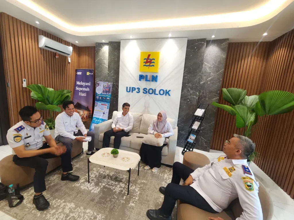 PLN UP3 Solok dan Pemkab Solok Percepat Meterisasi PJU, Fokus pada Transparansi dan Keandalan Layanan