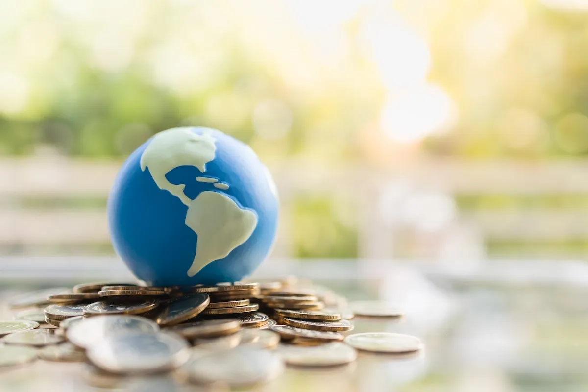 Ketidakpastian Ekonomi Global Meningkat, Indonesia Hadapi Tekanan Rupiah dan Penyesuaian Proyeksi Pertumbuhan
