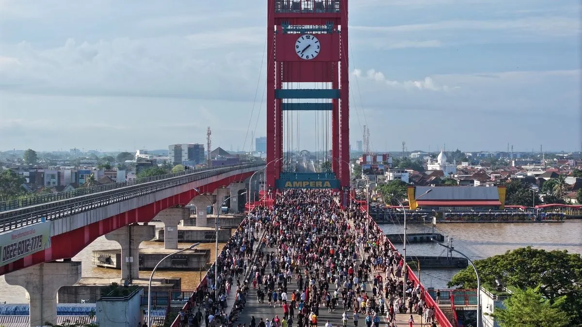Ribuan Orang Padati Uji Coba CFD di Jembatan Ampera, Pemkot Palembang Siapkan Agenda Mingguan