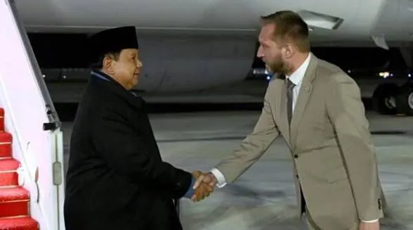 Prabowo Tiba di Paris Usai Bertemu Putin, Lanjutkan Diplomasi dengan Macron