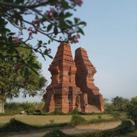 Arsitektur Majapahit Prakolonial: Dari Gapura Belah hingga Konsep Tata Ruang