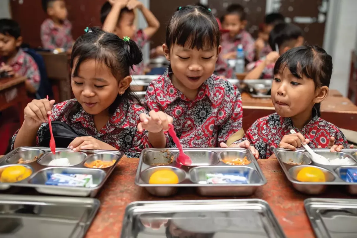 Program Makan Bergizi Gratis Dinilai Dorong Konsumsi Rumah Tangga dan Stabilitas Ekonomi