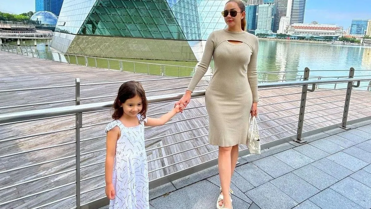 Aura Kasih Bertekad Membahagiakan Arabella Meski Menjadi Orang Tua Tunggal