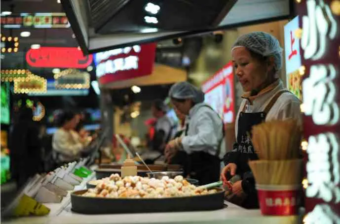 Street Food Perkotaan Menopang Hidup Kota, Namun Masih Kerap Dipinggirkan