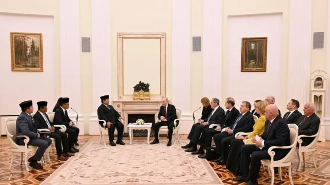 Prabowo Sampaikan Ucapan Selamat Paskah kepada Putin dalam Pertemuan di Kremlin