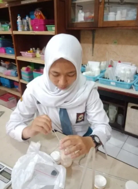 Siswi SMAN 3 Malang Raih Medali Emas ISIF 2024 lewat Riset Salep Herbal untuk Luka Diabetes