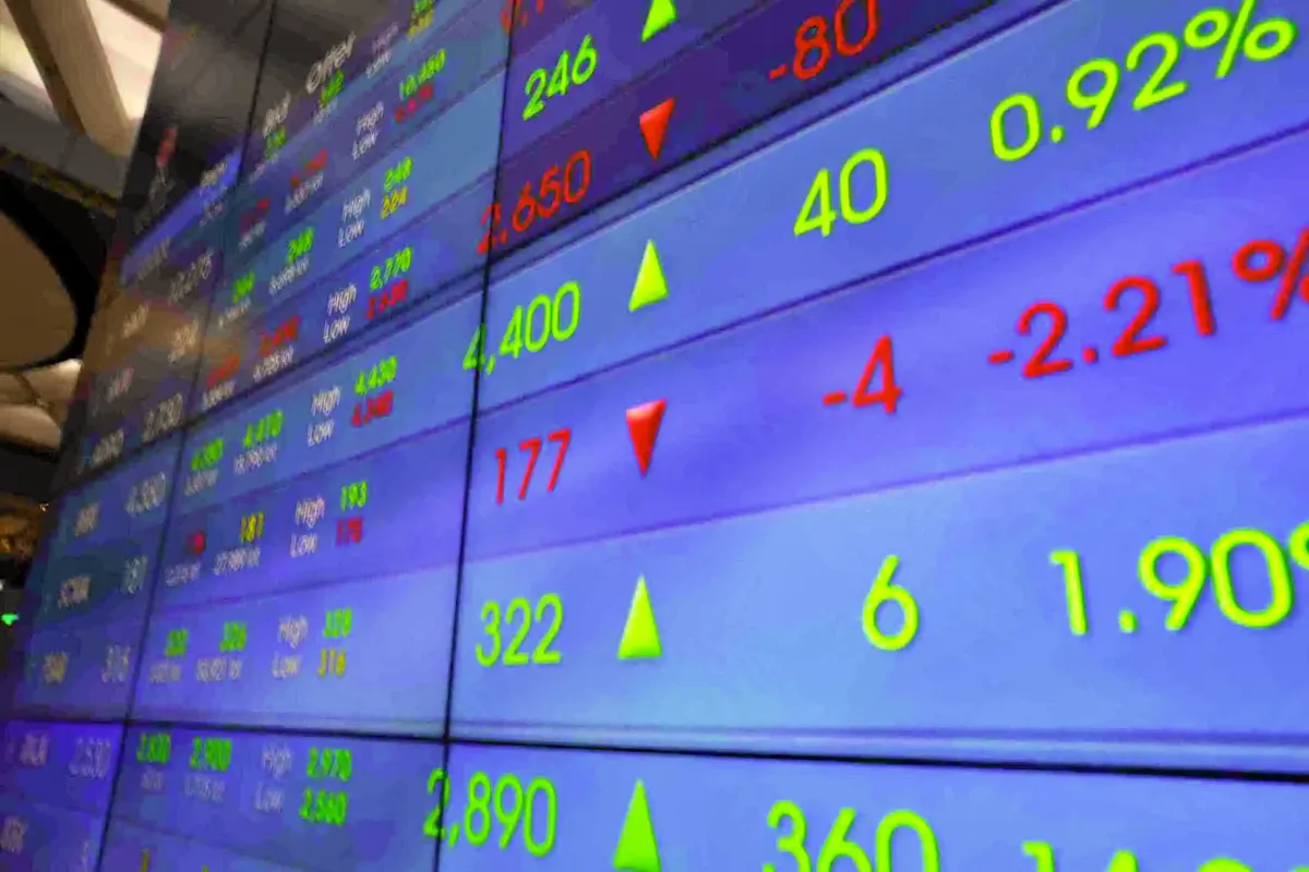 Dirut UVCR Tambah Kepemilikan Saham Saat Harga Terkoreksi