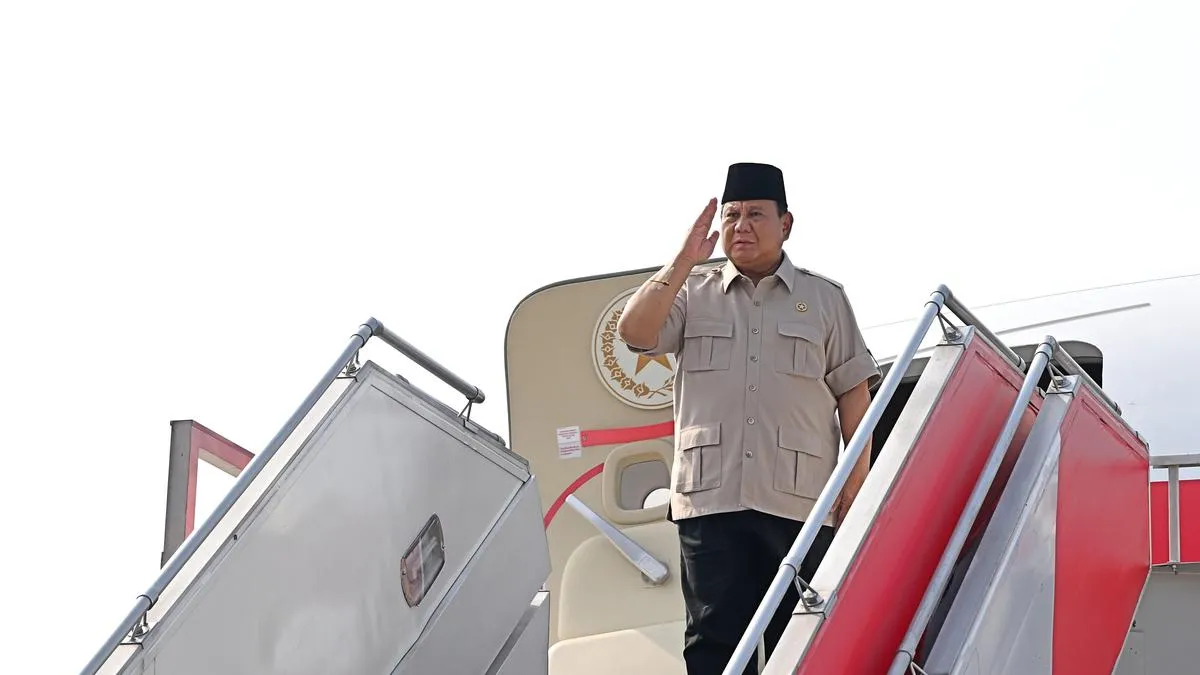 Prabowo Bertolak ke Cebu Hadiri KTT ASEAN ke-48, Didampingi Bahlil dan Seskab Teddy