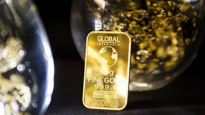 Harga Emas Global Anjlok Hampir 10 Persen, Terburuk Sejak 2011