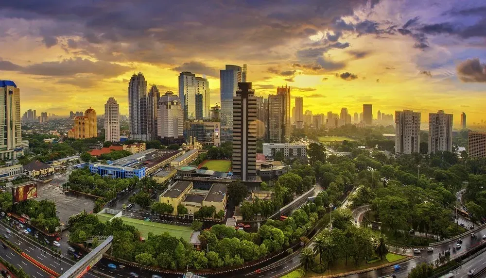 Rupiah Melemah 25 Poin, Ditutup di Rp16.985 per Dolar AS